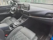 Nissan QASHQAI 1.3 MHEV Xtronic Tekna Plus | Panorama Dak | Dodehoekdetectie | Automaat | Trekhaak | Navigatie | 360 Camera | Head-up display | stuur verwarmd | Voorstoelen verwarmd | Leer | BOSE | Verwarmde voorruit