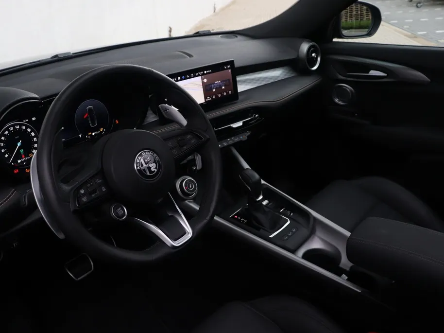 Alfa Romeo Tonale 1.3T PHEV 280 PK Veloce | Schuifdak | Harman | Leder | 20'