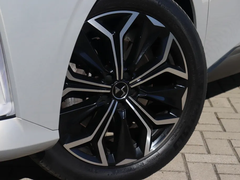 DS DS 4 E-Tense 225 PK La Première | Leder | HUD | Focal | 19'