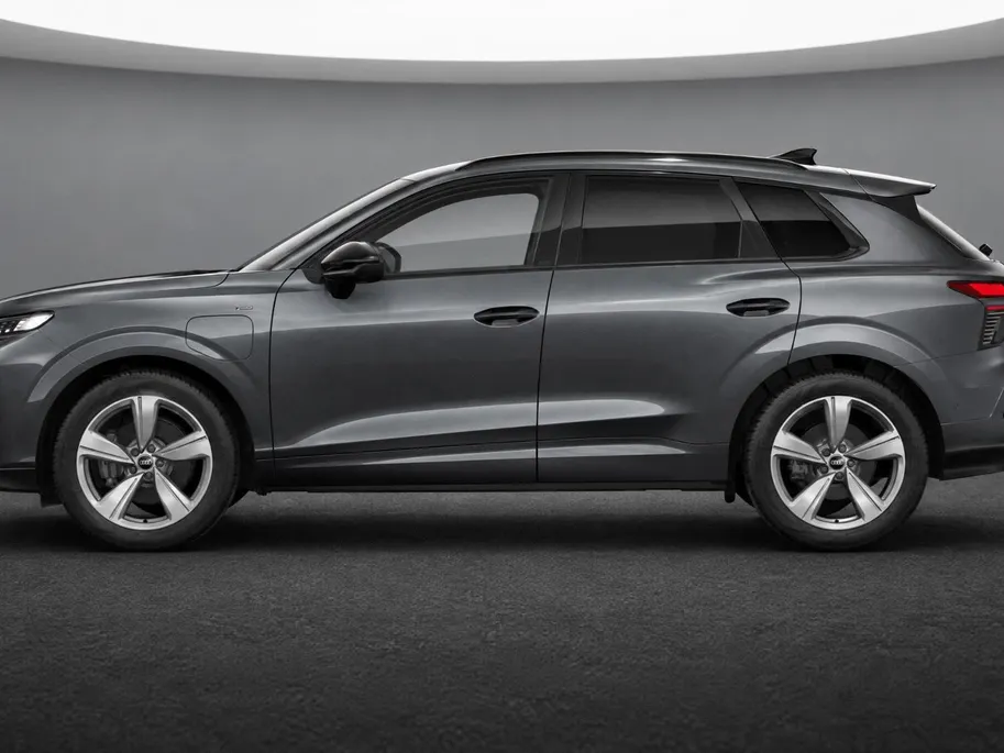 Audi Q3 e-hybrid S edition 272 PK · Tech plus · Glazen panoramadak · Trekhaak elek. wegklapbaar