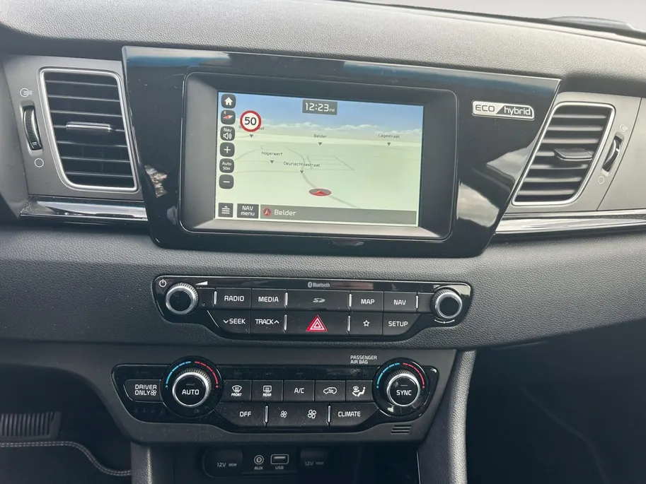 Kia Niro 1.6 GDi Hybrid DynamicLine |Super complete en leuke uitvoering! NU INCL Premiumpakket GRATIS! Incl. 12 maanden garantie! RIJKLAARPRIJS!!