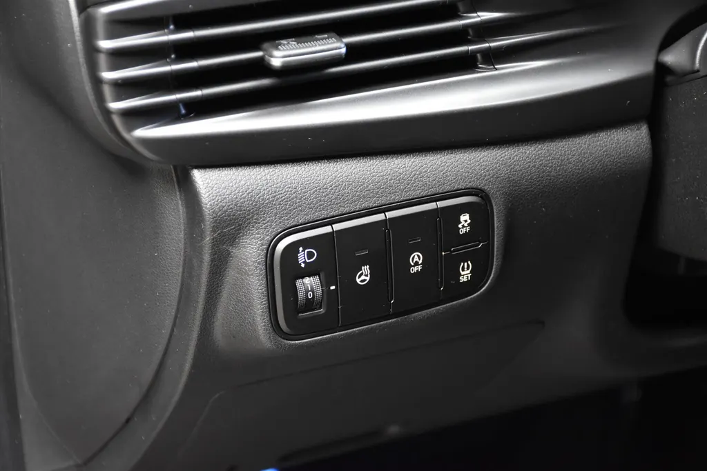 Hyundai Bayon 1.0 T-GDI 48V 100PK DCT7 Premium Automaat Stuurverwarming Stoelverwarming All Season