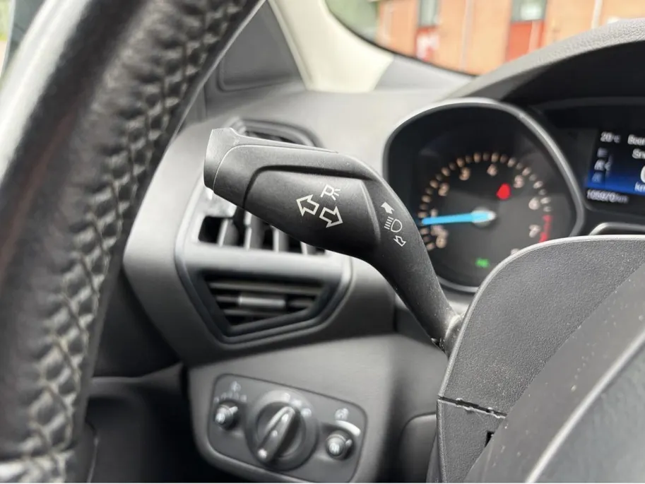 Ford Kuga 1.5 EcoBoost Trend Ultimate | Trekhaak | Camera | 18' Lichtmetalen velgen | Voorruitverwarming | Navigatie | Climate Control | Privacy Glass | Cruise Control