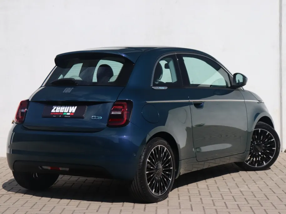 Fiat 500e La Prima 42 kWh | Pano | JBL | Camera | Winter | 17'