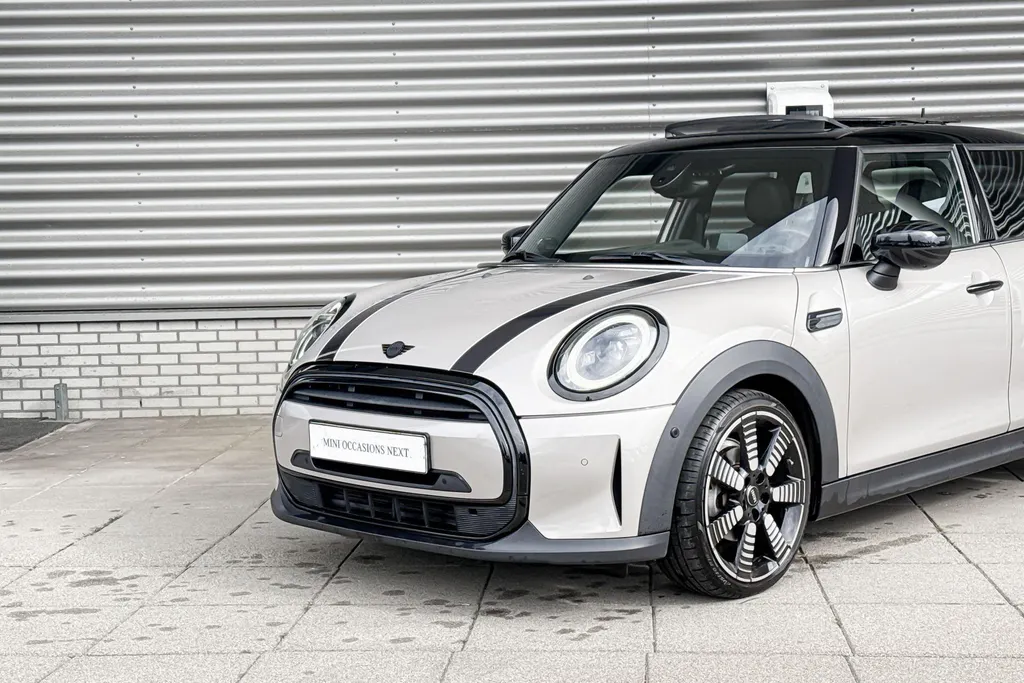MINI Cooper 5-deurs 1.5 Cooper MINI Yours