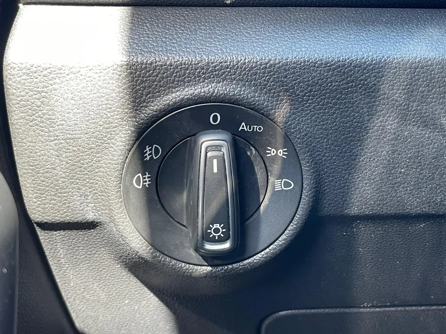 Volkswagen T-Roc 1.5 TSI Sport | AUTOMAAT | TREKHAAK | STOELVERWARMING | LM VELGEN | NAVIGATIE |