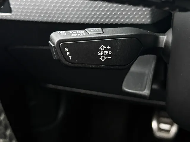 Audi A1 Sportback 30 TFSI S Line edition one | NAVI | STOELVERWARMING | CLIMAT CONTROL | PARKEER SENSOREN V+A
