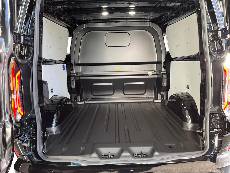 Ford E-Transit Custom 320 L2H1 MS-RT 71 kWh DC | Direct Beschikbaar | Snel Rijden | Uniek | 2300KG Trekgewicht | Sportstoelen |