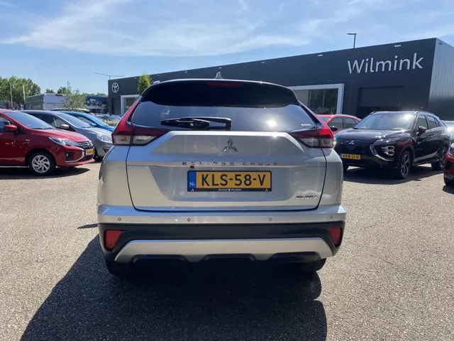 Mitsubishi Eclipse Cross 2.4i PHEV First Edition | All Seasons