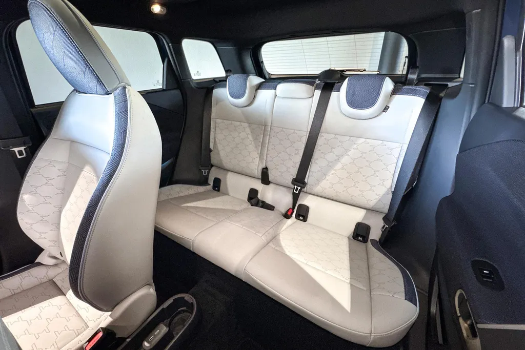 MINI Aceman SE Classic M 54.2 kWh