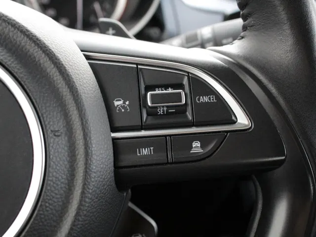 Suzuki Swift 1.2 Style Smart Hybrid Automaat | Navi | Adap. Cruise | Clima | Camera | Lm-Velgen