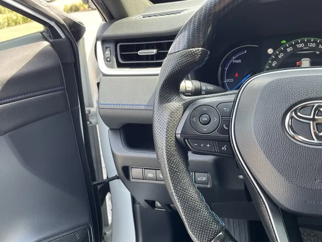 Toyota RAV4 2.5 Hybrid Bi-Tone