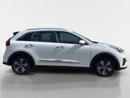 Kia Niro 1.6 GDi PHEV DynamicLine | Climate control | Adaptive cruise control | Stoel + stuur verwarming