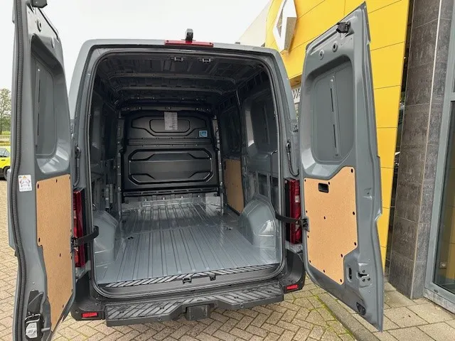 Renault Master Nieuw model T35 2.0 dCi 150PK L2H2 Advance | NAVI | CAMERA | CLIMAT CONTROL | PARK. SENSOREN