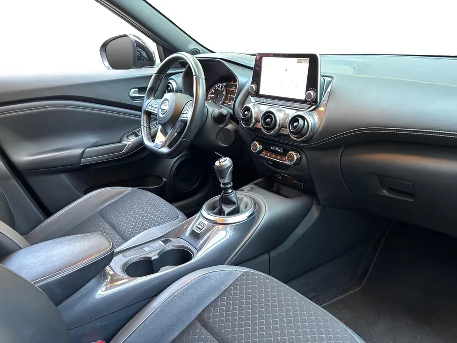 Nissan Juke 1.0 DIG-T N-Connecta | NL auto | Lane assist | Adaptive cruise control | Achteruitrijcamera | Parkeersensoren voor en achter