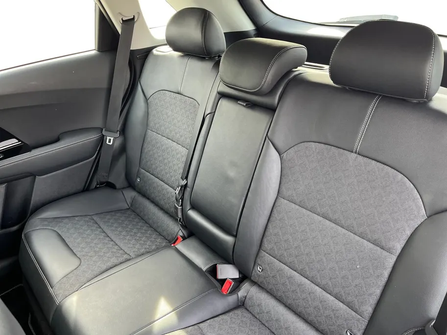 Kia Niro 1.6 GDi Hybrid DynamicLine | Lage kilometerstand | Dealeronderhouden | Climate Control | Parkeercamera | Parkeersensoren