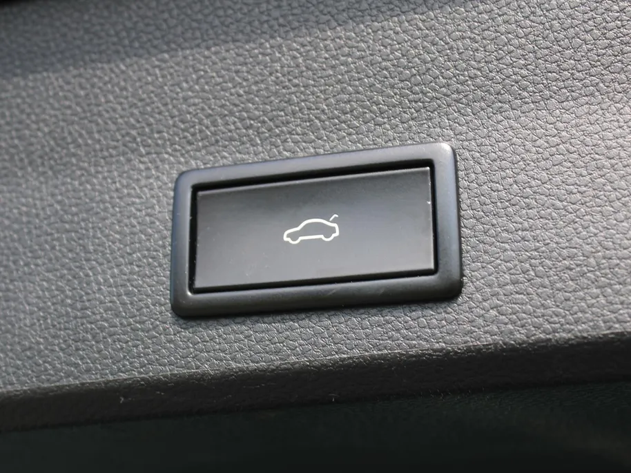 SEAT Ateca 1.0 EcoTSI Style | Navi | Clima | Elek. Trekhaak | Cruise adapt. | Elek. kofferklep | Camera | PDC | 17' LM | Stoelverwarming | Alcantara |