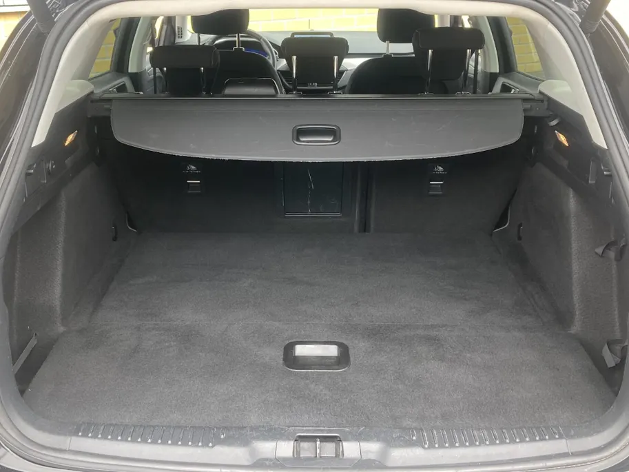 Ford Focus 1.0 EcoBoost Hybrid 125 pk Titanium X Wagon Navigatie - Apple Carplay/ Android Auto - Camera - Draadloos opladen telefoon - Elektrische achterklep