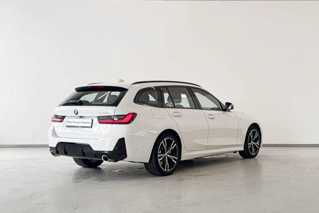 BMW 3 Serie Touring 330e Comfort Pack M Sport Edition M Sportpakket