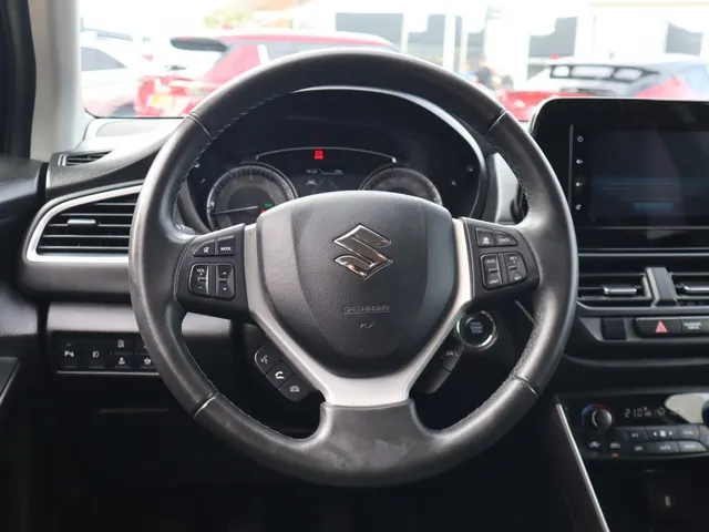 Suzuki S-Cross 1.4 BoosterJet Select Hybrid Carplay | All Seasons | Adaptive Cruise