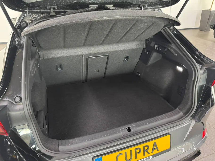 CUPRA Formentor 1.4 e-Hybrid VZ Performance / PANO. / STOEL + STUUR VERW. / 19'' LMV /