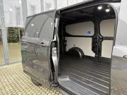 Ford E-Custom E-Custom 320 L2H1 Limited 65 kWh DEMO I DRIVER ASSISTANCE PACK PREMIUM I ELEK. INKLAPBARE TREKHAAK I 17'' LM VELGEN I