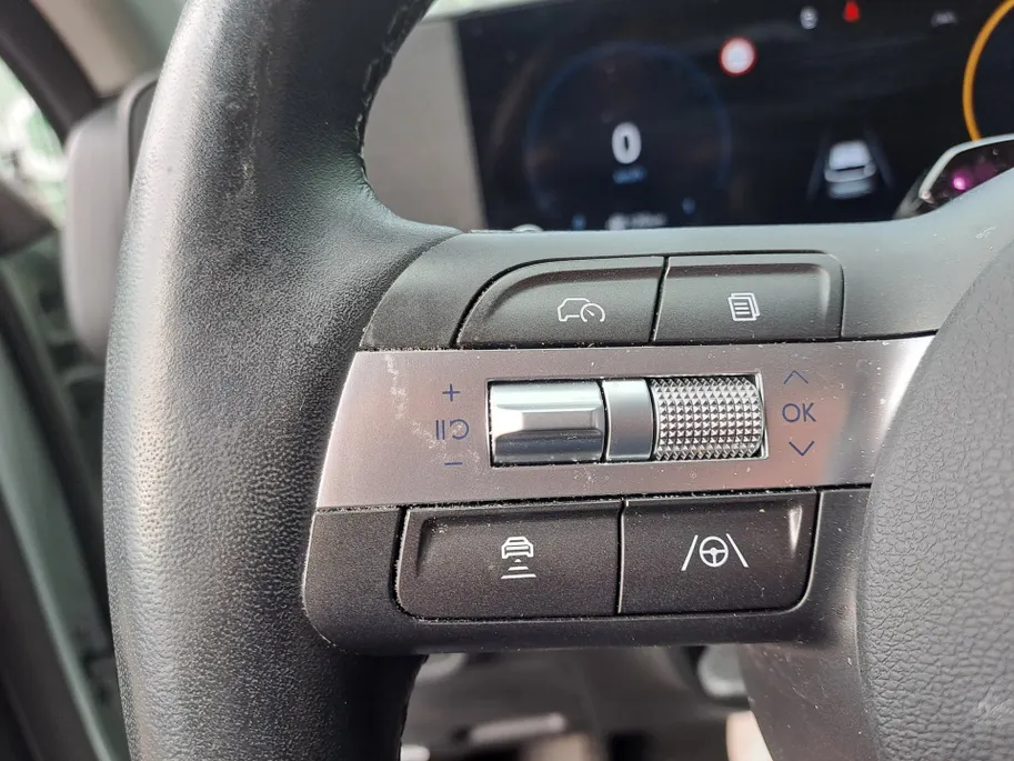 Hyundai Kona 1.6 GDI HEV Comfort Smart AUTOMAAT | Trekhaak | Stoel/Stuur verwarming | Camera | Navigatie | Adaptieve Cruise | Apple Carplay/Android Auto | Hybride