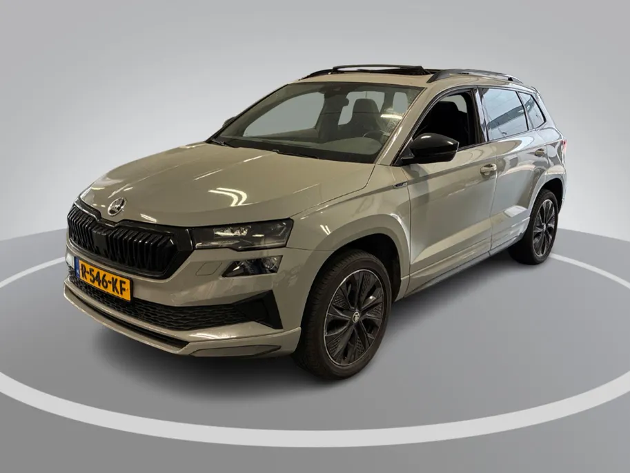 Škoda Karoq 1.5 TSI 150pk DSG ACT Sportline Business · Panoramadak · Camera · Cruise Control · Apple/Android Car Play · 18'' Inch ·