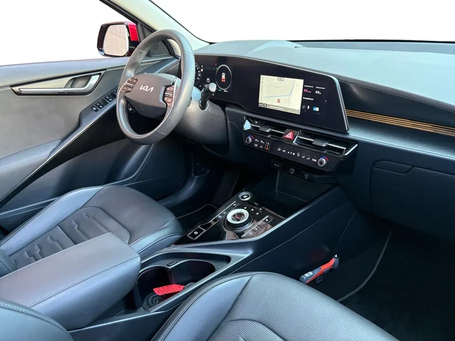 Kia Niro 1.6 GDi Hybrid DynamicPlusLine | Trekhaak | Schuifdak | Stoel en stuurverwarming | Dodehoekdetectie | Camera | verbruik 1 op 20!
