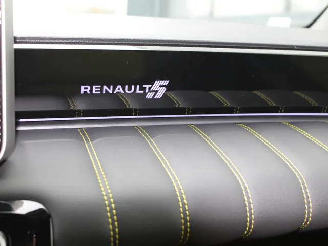 Renault 5 Comfort range iconic cinq 52 kWh 150 PK | Pack Harman Kardon geluid | Pack winter | Dak sticker | Camera achter |