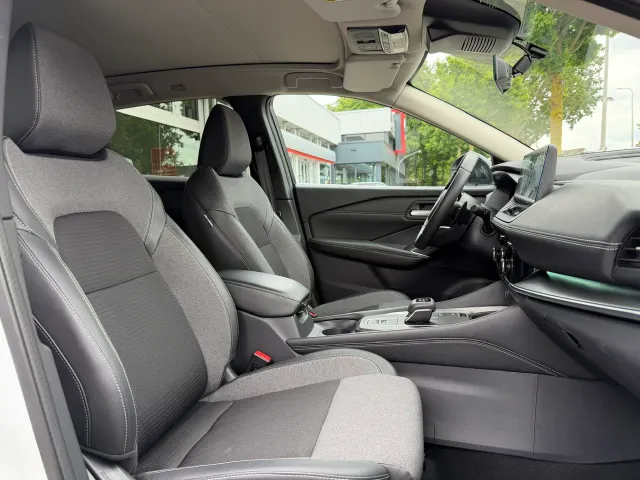 Nissan QASHQAI 1.3 Mild-Hybrid 158pk Xtronic N-Connecta | Panoramadak | Head-Up | Cold Pack | Two-Tone | App Connect | Keyless