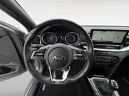 Kia Ceed Sportswagon 1.0 T-GDi GT-Line Business Edition | *1E EIGENAAR | FABRIEKSGARANTIE | APPLE CARPLAY/ ANDROID AUTO | JBL SOUND | STOF/LEDER | NAVI | CAMERA | LMV | ETC…