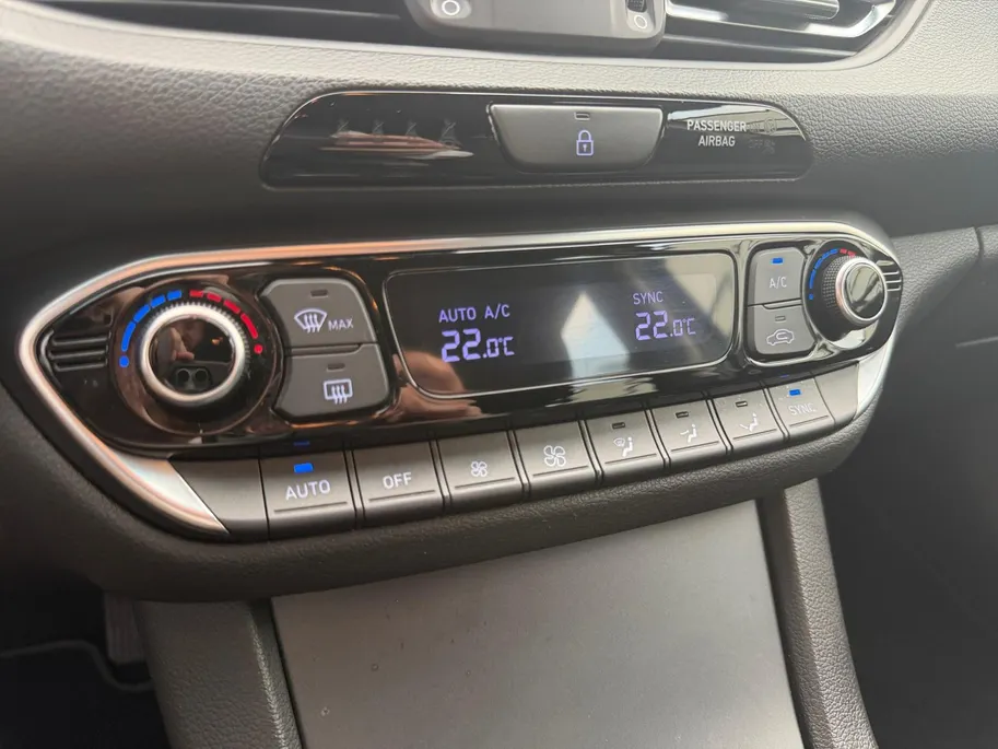 Hyundai i30 Wagon 1.0 T-GDi MHEV Comfort | Apple Carplay & Android Auto | Cruise control | Climate control | Achteruitrijcamera |