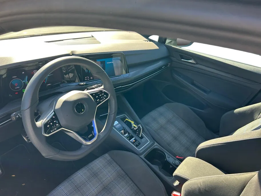 Volkswagen Golf 1.4 eHybrid GTE Zeer mooie uitvoering! NU RIJKLAARPRIJS incl. 12 Maanden garantie! Premiumpakket GRATIS!