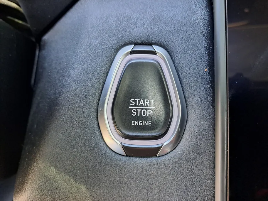 Lynk & Co 01 1.5 PHEV | SOH 97,3% | Automaat | Camera | Navigatie | Climate Control | Trekhaak afneembaar | Apple Carplay/Android Auto | DAB | Keyless entry | Keyless start | Stoel verw.