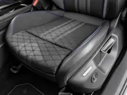 Volkswagen Tiguan 1.5 eHybrid 272pk DSG R-Line Business · Trekhaak · Panoramadak · Dodehoeksensoren · Apple/Android Car Play · Camera · Garantie t/m 23-08-2028 of 100.000km