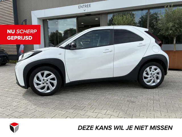 Toyota Aygo X 1.0 VVT-i first Edition | Stoelverwarming | Apple Car-Play VERKOCHT