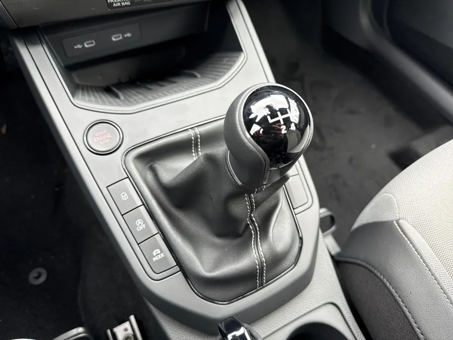 SEAT Ibiza 1.0 EcoTSI FR Business Connect handgeschakeld | navigatiepakket | metallic Lak | 3000,- inruilvoordeel!!