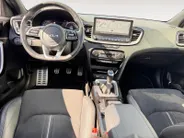 Kia ProCeed 1.0i Turbo GT-Line 120 PK | Cruise Control | Climate & cruise control | Panoramadak | Stoel & stuurverwarming | Elektrische Kofferbak | Navigatie | Apple Carplay/Android Auto | Fabrieksgarantie | NAP