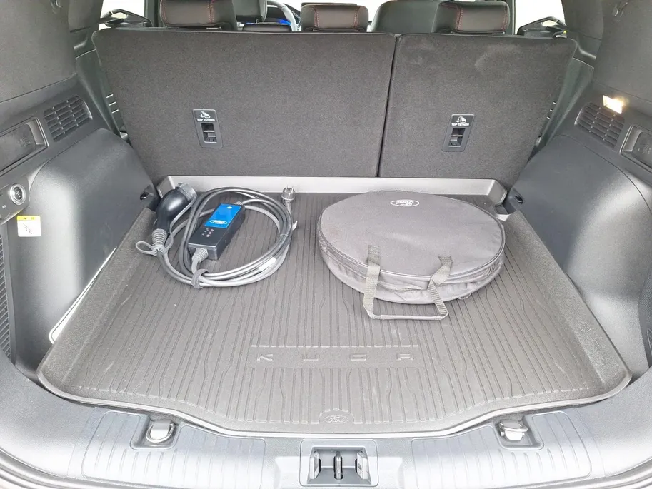 Ford Kuga 2.5 PHEV ST-Line X Nieuw te bestellen | Winterpack | El. Trekhaak | 18' Lichtmetaal | 360Camera | Adaptive Cruisecontrol | El. Achterklep | El. bestuurdersstoel + geheugen | Matrix Ledkoplampen | Halfleer bekeleed | B&O Audio |