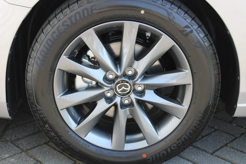 Mazda 6 Sportbreak 2.0 SkyActiv-G 6AT 165PK Centre-Line | BTW Auto | Navi | 17' LM | 360° Camera | Cruise | Head-up display | Automaat |
