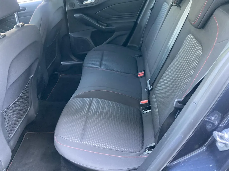 Ford Focus 1.0 EcoBoost 125 pk Hybrid ST Line X Wagon Trekhaak - Navigatie - B&O -Apple Carplay/ Android Auto - Blue Panther Metallic - Elktrische achterklep