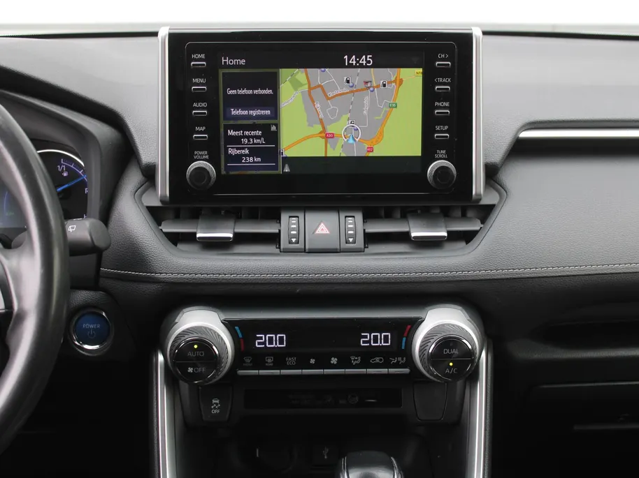 Toyota RAV4 2.5 Hybrid AWD Dynamic | 18' LM | Trekhaak | Camera binnenspiegel | 360 Camera | Cruise adapt. | Dodehoek detectie | Elek. achterklep | LM winterset |
