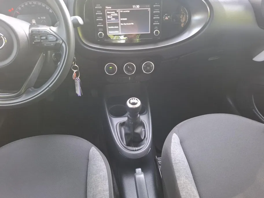 Toyota Aygo X 1.0 VVT-i MT Play | AIRCO | CAMERA | APPLE/ADROID AUTO |