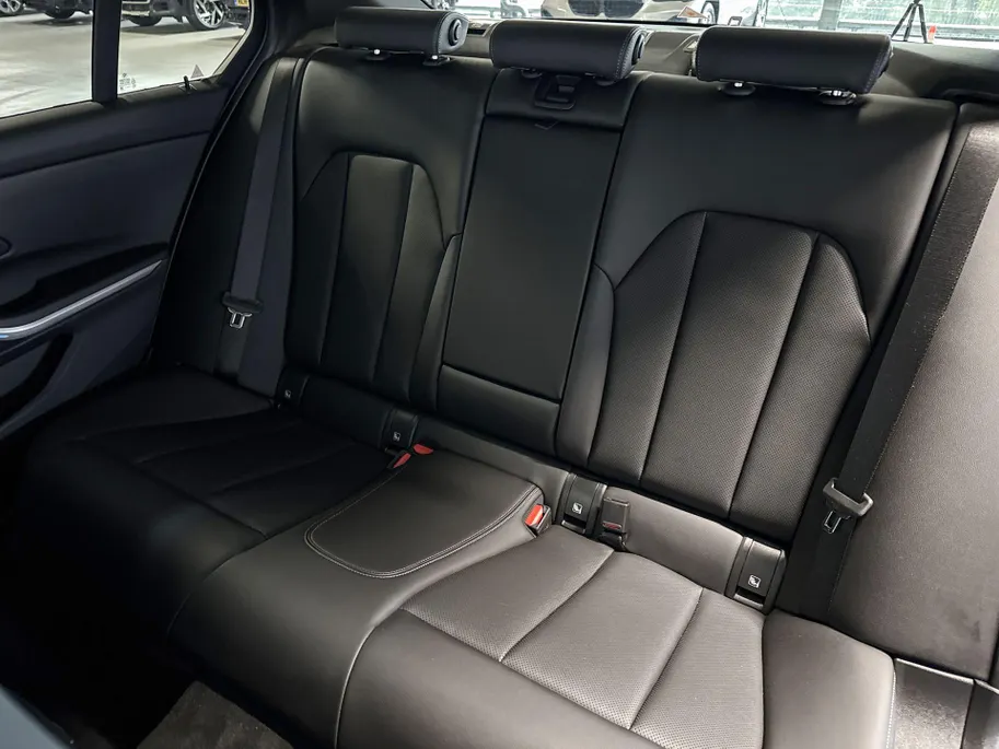 BMW 3 Serie Sedan 330e