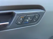 Kia EV9 GT-line AWD 99,8 kwh 7 zits | 385 PK | Geventileerde/verwarmde stoelen | Wireless Carplay & Android auto | 2.500 kg trekgewicht | Meridian | Fabrieksgarantie t/m 19-6-2033 +3x 1 jaar*  | NAP