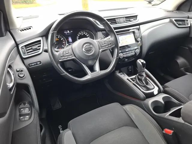 Nissan QASHQAI 1.2 115pk DIG-T XTRONIC N-Connecta | Trekhaak | Panoramadak | Navigatie | 360-Camera | Keyless