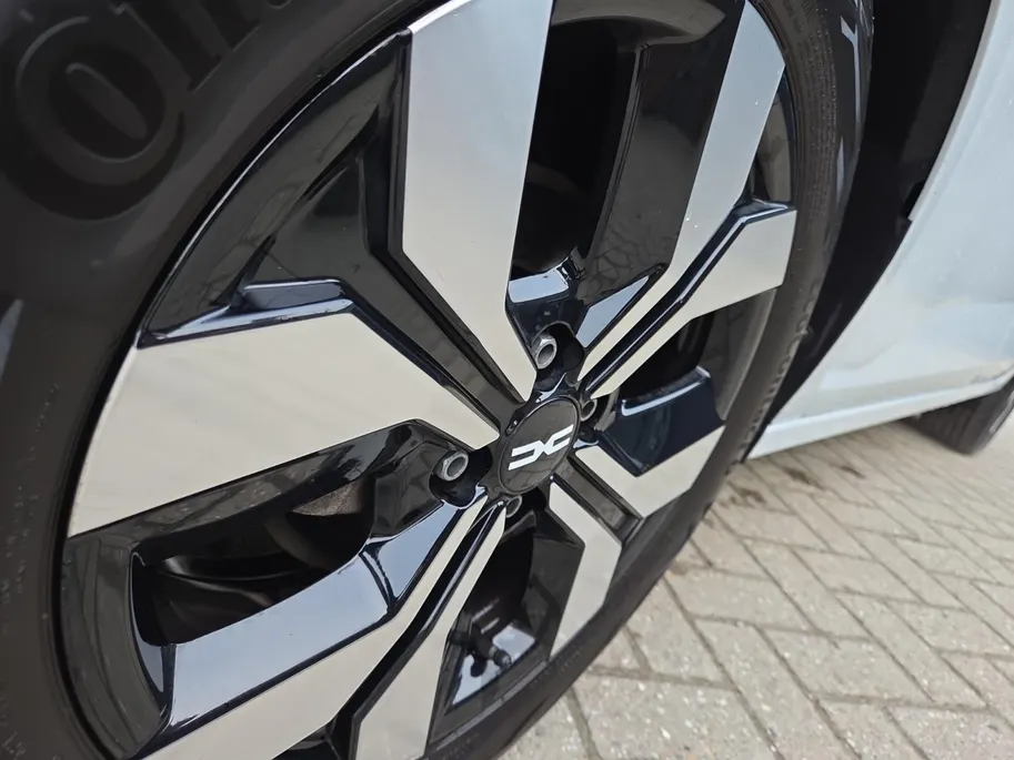 Dacia Sandero 1.0 TCe 90 Journey | Camera | Apple Carplay & Android Auto | Climate & Cruise Control *