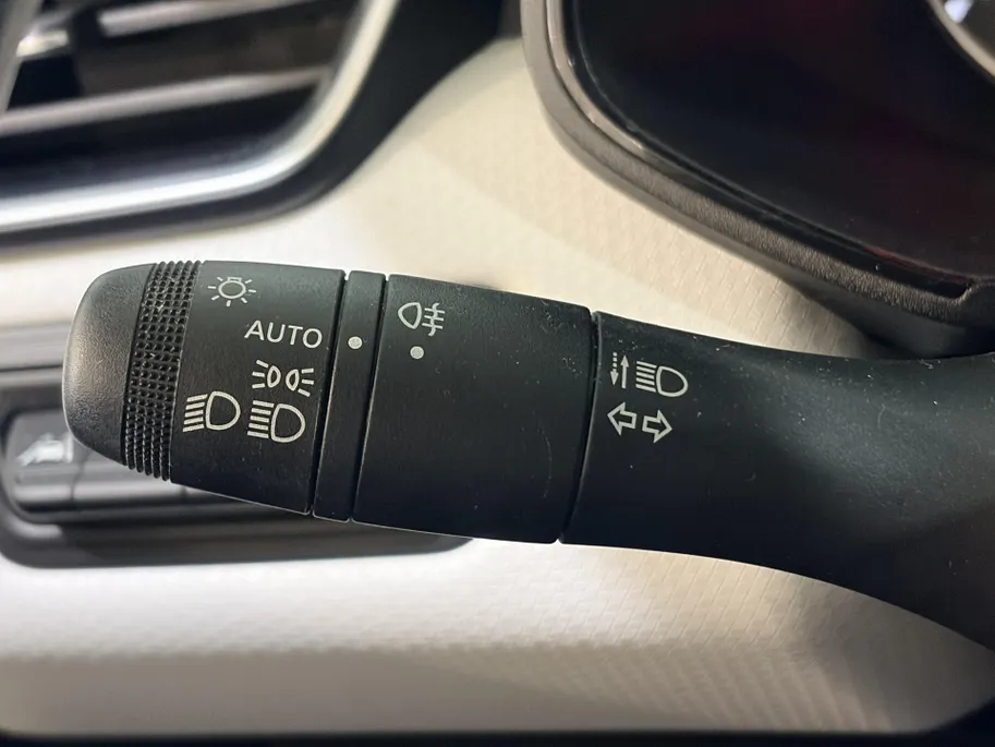 Renault Clio 90PK TCe Evolution | 1ste Eigenaar | Trekhaak 900KG Trekgewicht | Navigatie | Apple Carplay/Android Auto | Parkeersensoren | LED Lampen | Lichtmetalen Velgen | Licht & Regen Sensor |