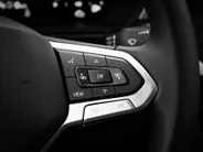 Volkswagen T-Cross Life Edition 1.0 TSI 95 PK 5 versn. Hand · Comfort pakket · Parkeersensoren voor en achter ·